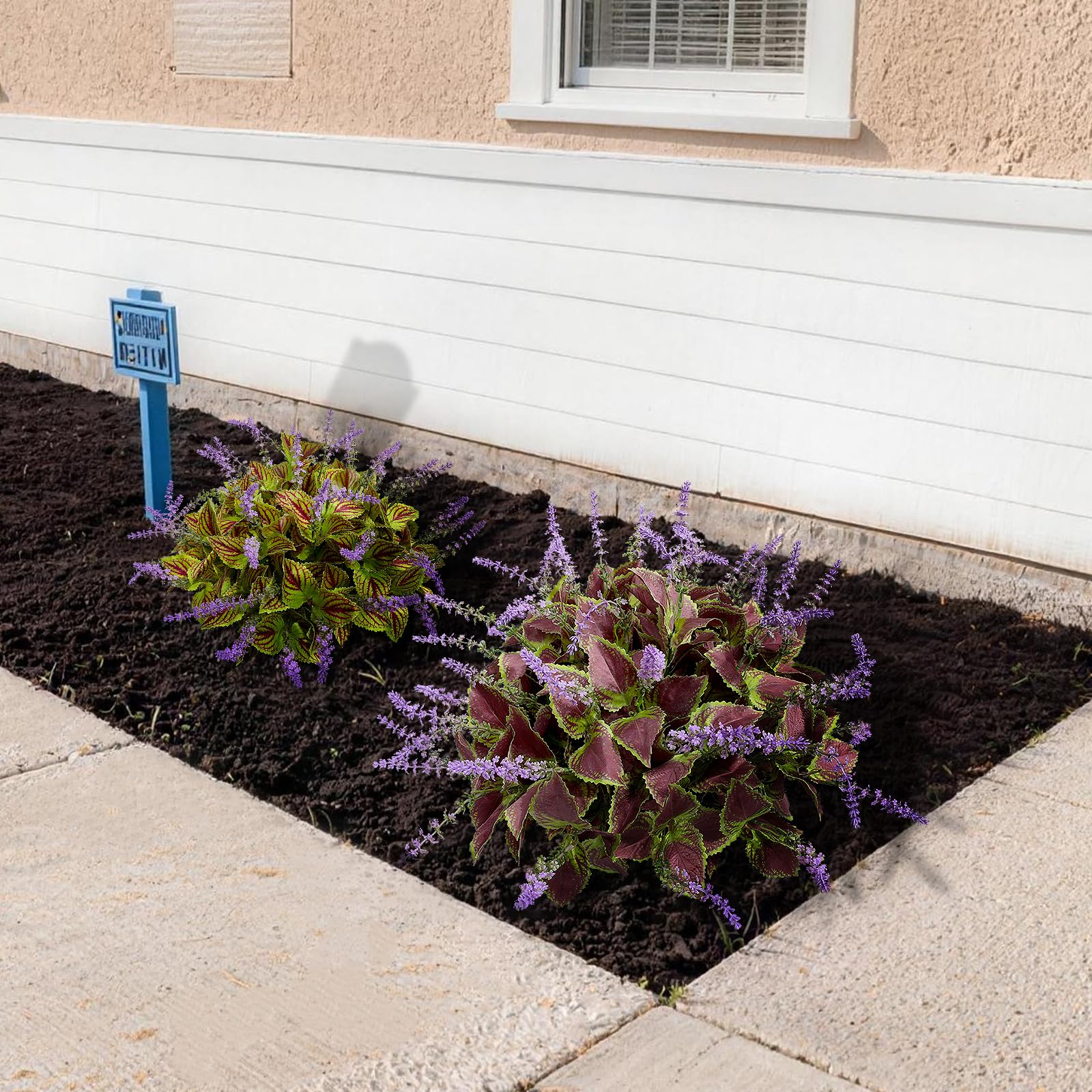 HIFORESTAR UV-resistant no-fade greenery ideal for sunlit patios and balconies.