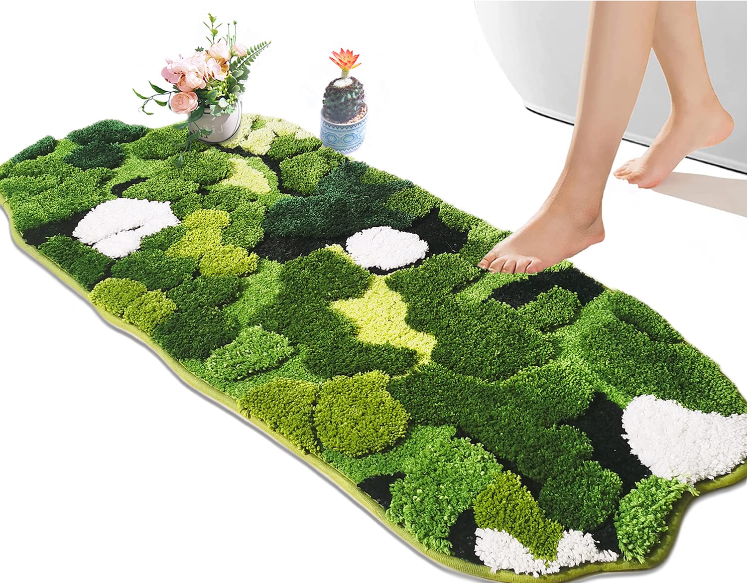 Hifuwan moss rug with leafy detail for soft, absorbent bathroom comfort.