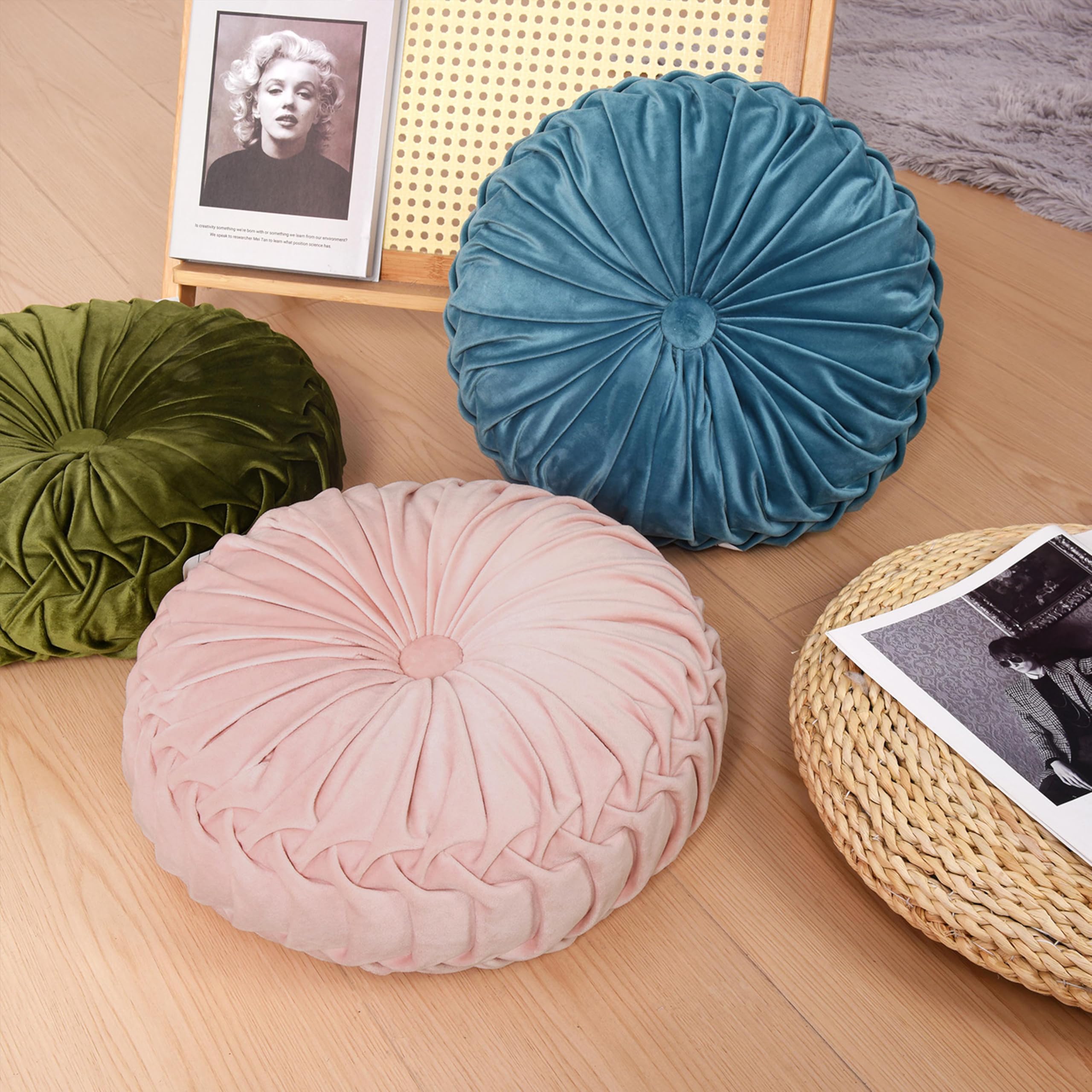 HIG soft polyester filling pillow supports relaxed lounging and durability