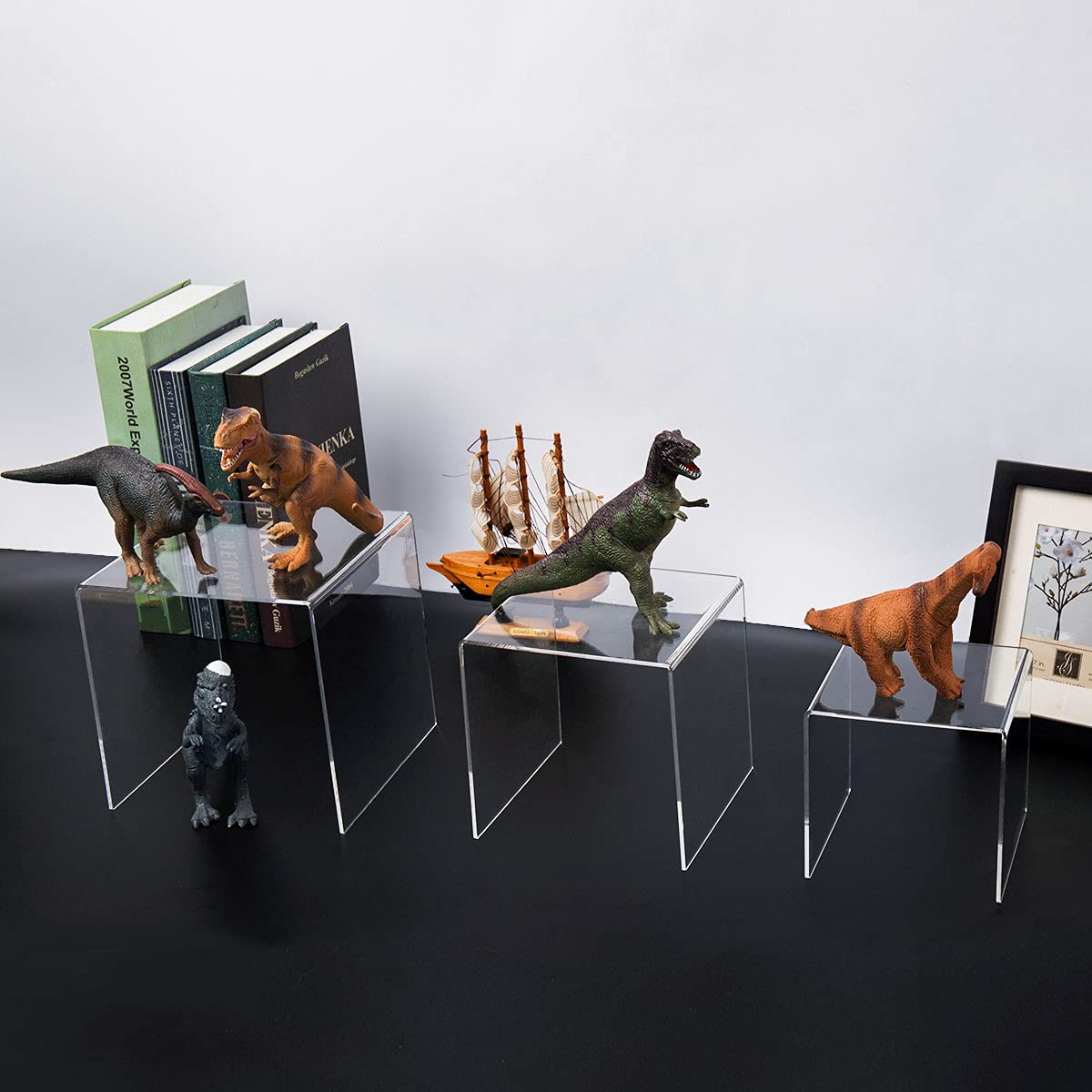 HIIMIEI clear acrylic jewelry display riser keeps accessories organized