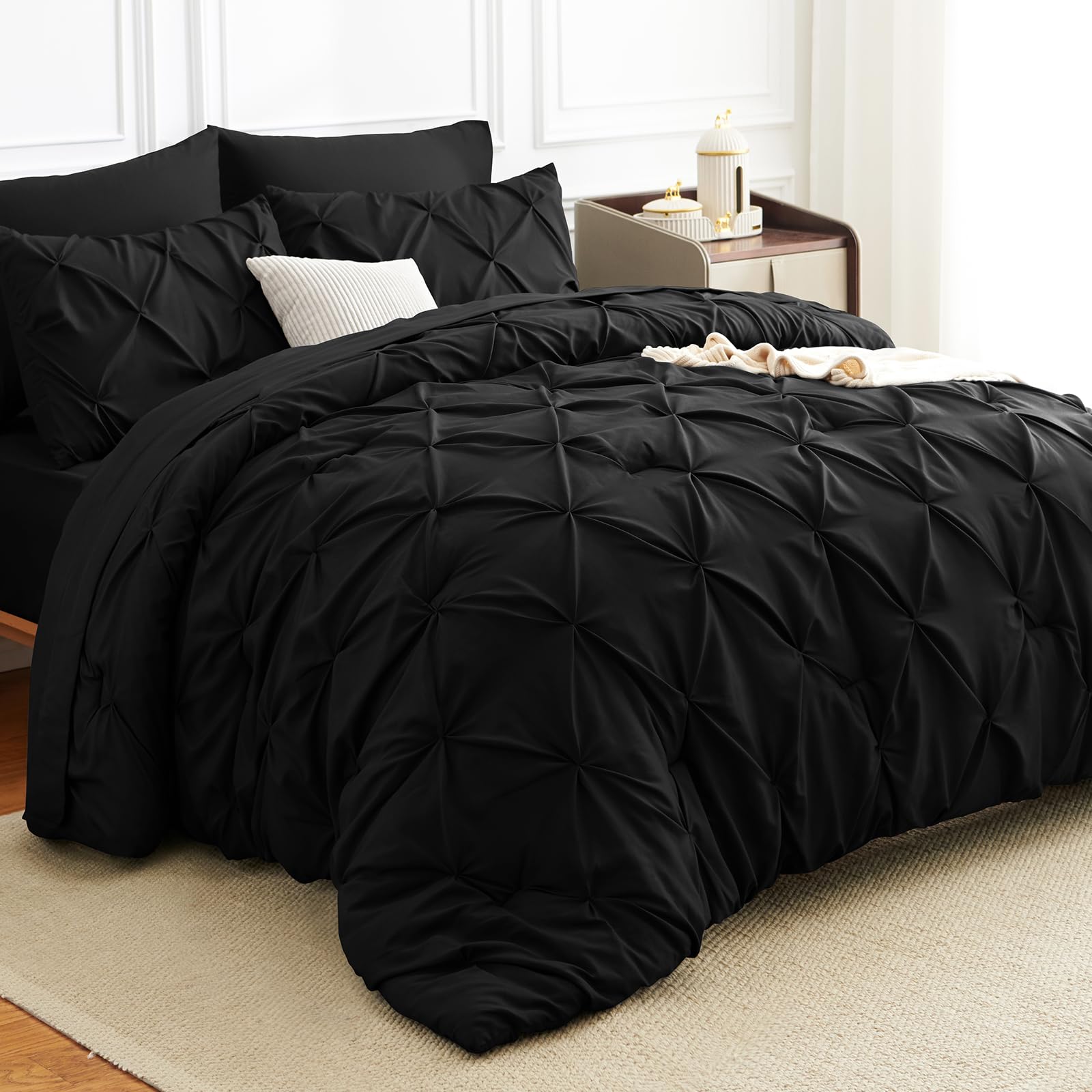 HIMEET queen comforter set in black elevates bedroom style with plush, cozy comfort.