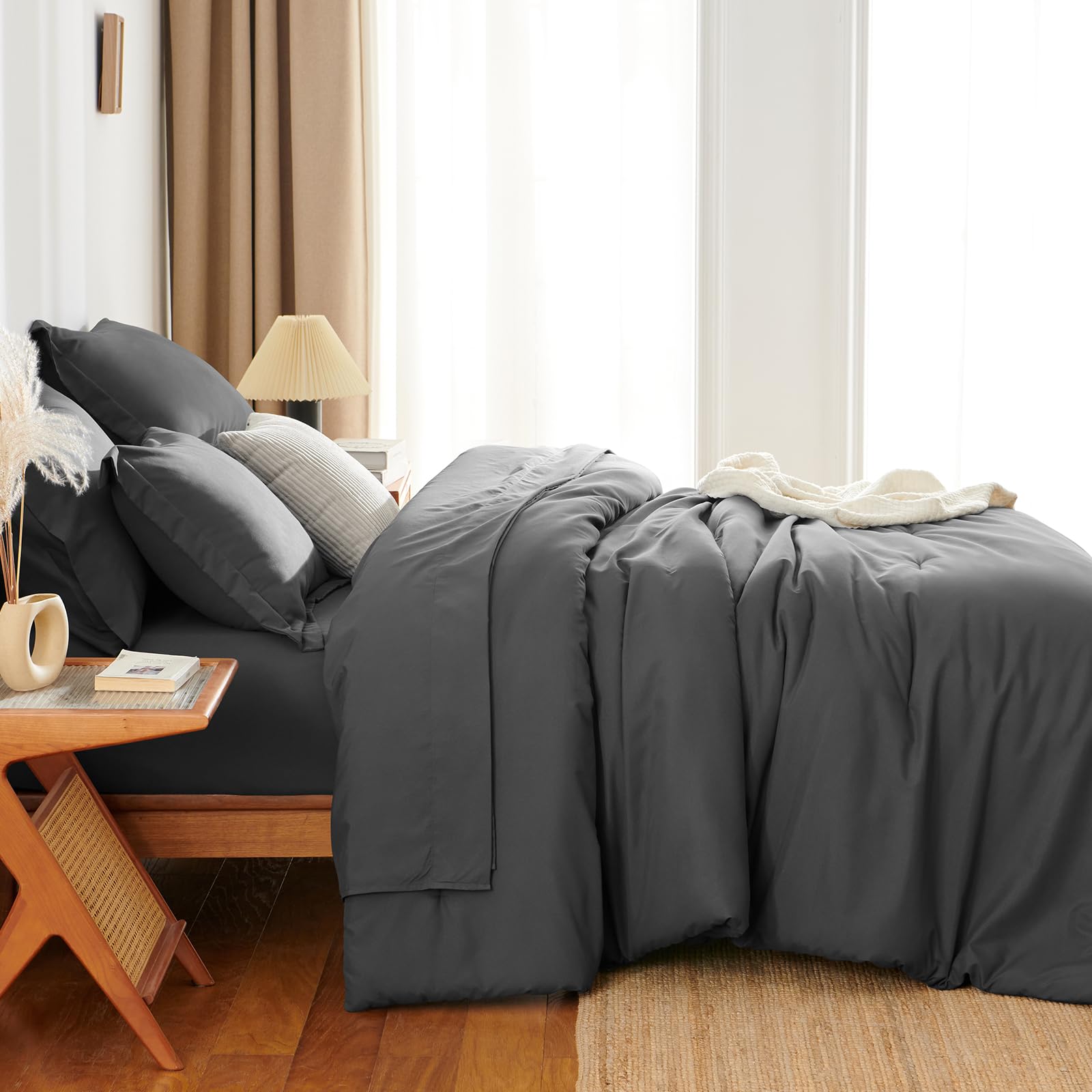 HIMEET microfiber fabric feels soft and breathable against skin