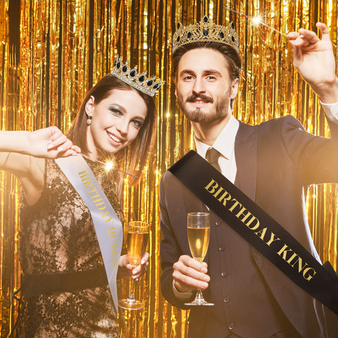 Hinly 6-piece set display showcases complete party accessories.