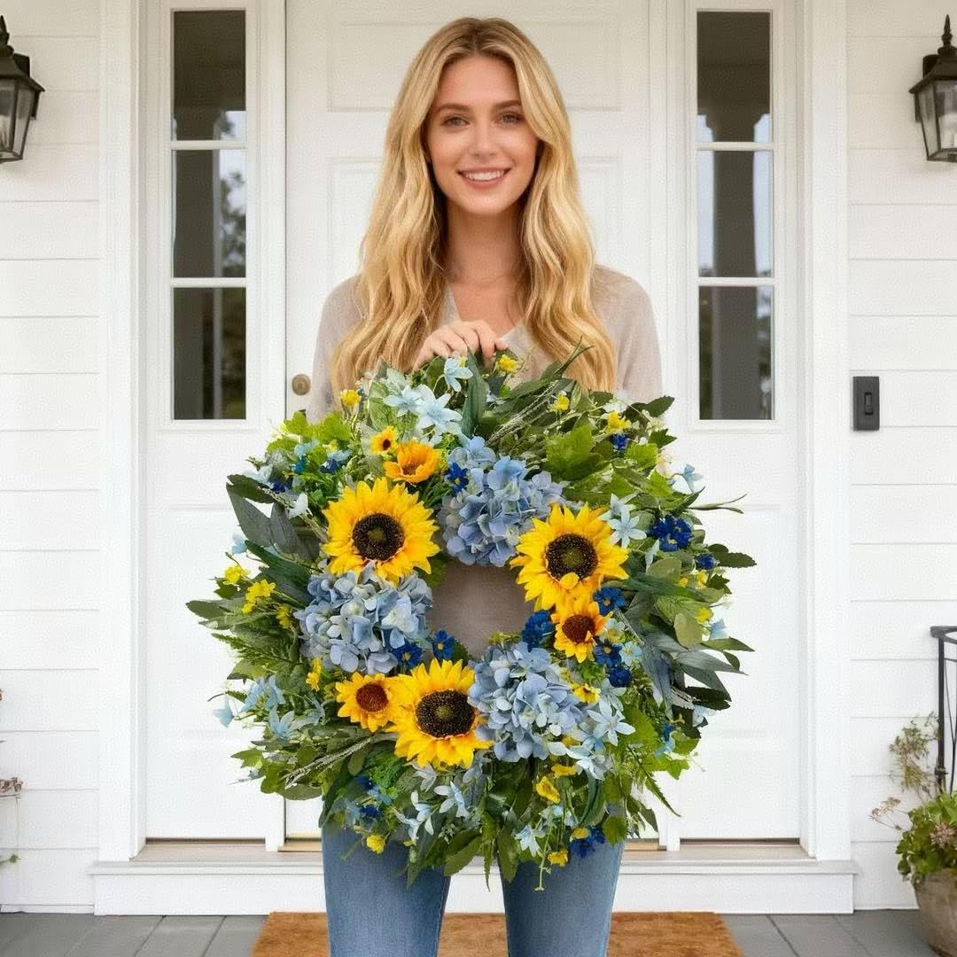 HipTree indoor-outdoor durable wreath suitable for year-round use.