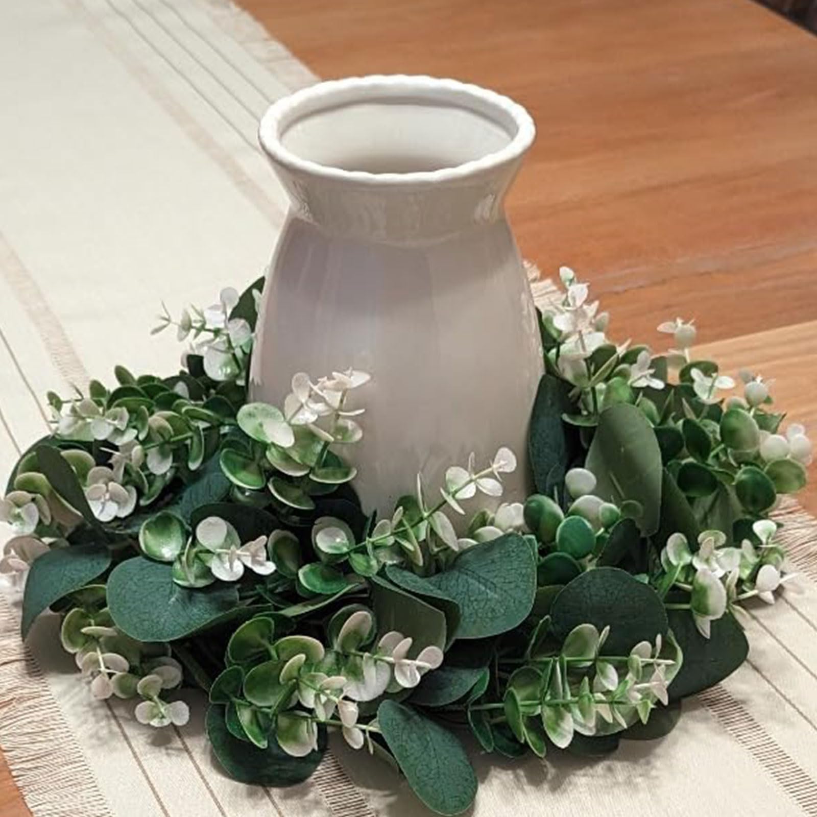 HJN white vase for dried flowers display with boho vibe.