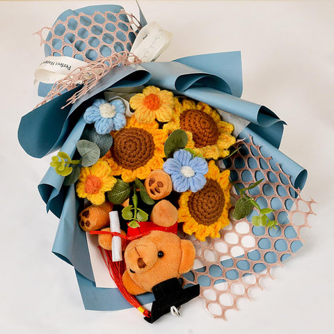 Hlenbin complete bouquet presentation, perfect for gifting occasions.
