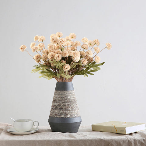 HNVNER beige 10-stem set enables lush, versatile arrangements