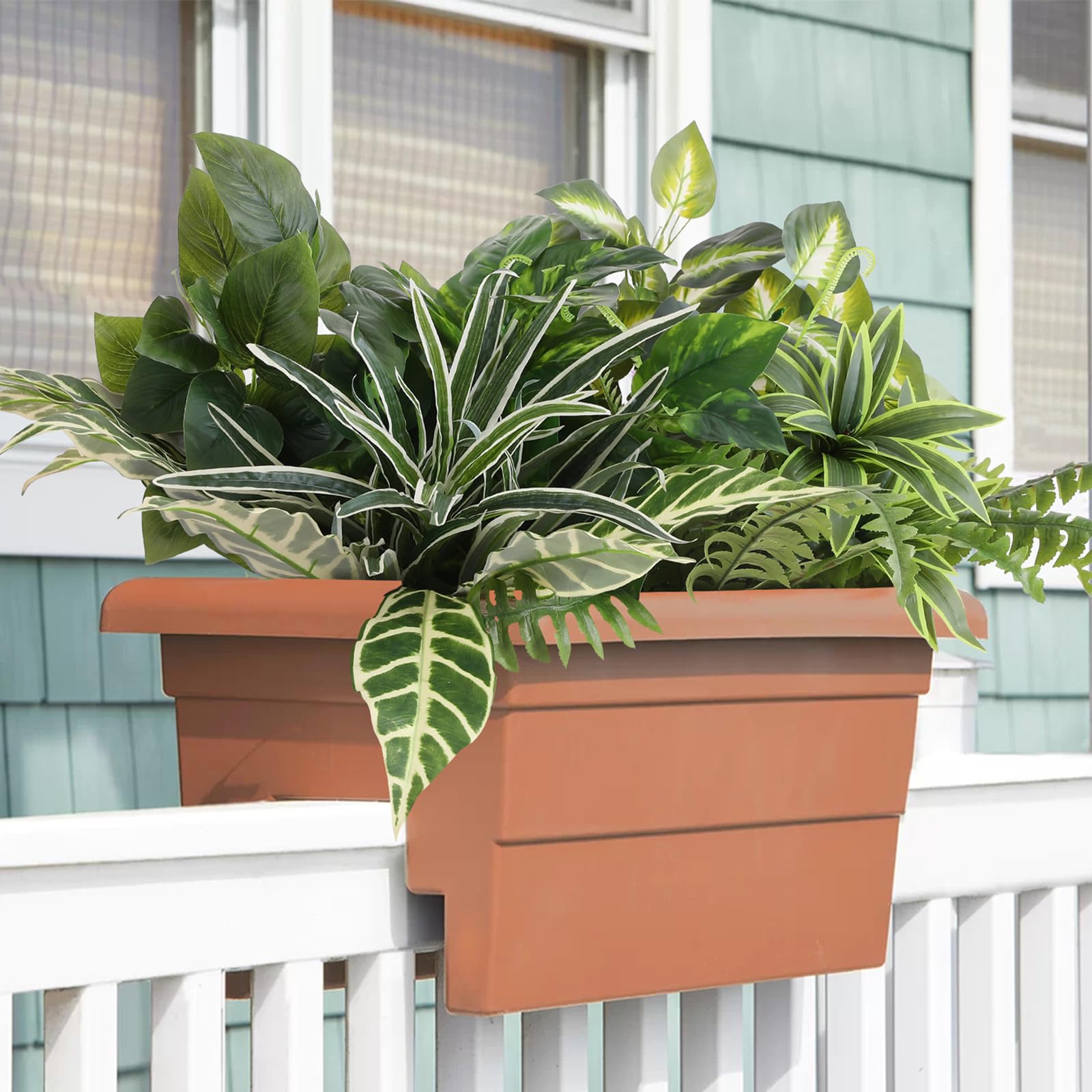 Hobyhoon patio decor with faux greenery stays lush with minimal upkeep