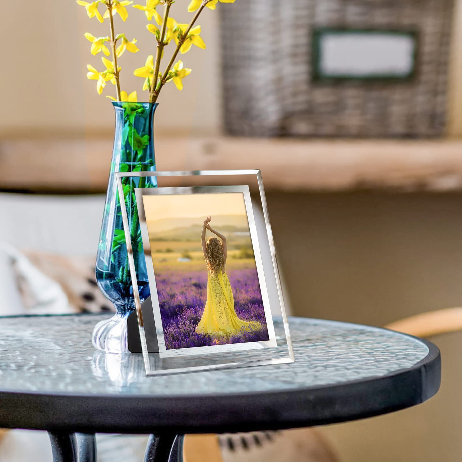 Hoikwo home office decor frames add modern elegance.