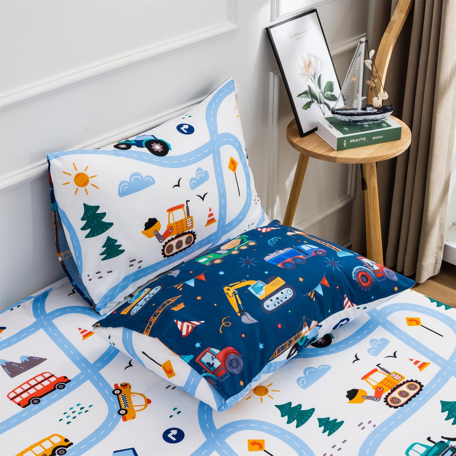 Holawakaka vacuum-sealed packaging makes a gift-ready bed-in-a-bag.