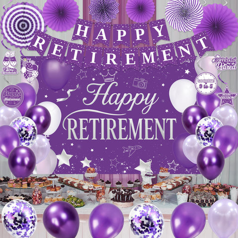 Holkcog retirement decor combo demonstrates an easy, cohesive celebration kit