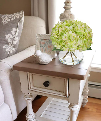 Detail of Hollyone vase showing faux water for premium ambiance