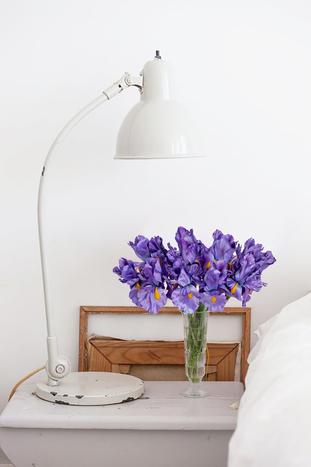 Hollyone iris artificial flowers—bendable stems for customizable arrangements.