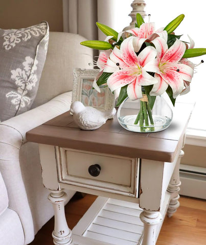 Hollyone six-head tiger lily bouquet sustains vibrant style with minimal upkeep