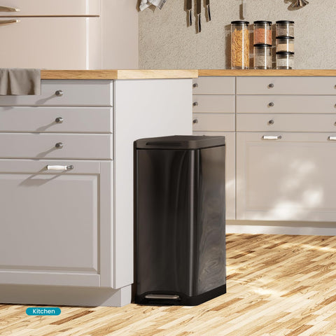 Home Zone Living removable liner simplifies bag changes and interior tidiness.