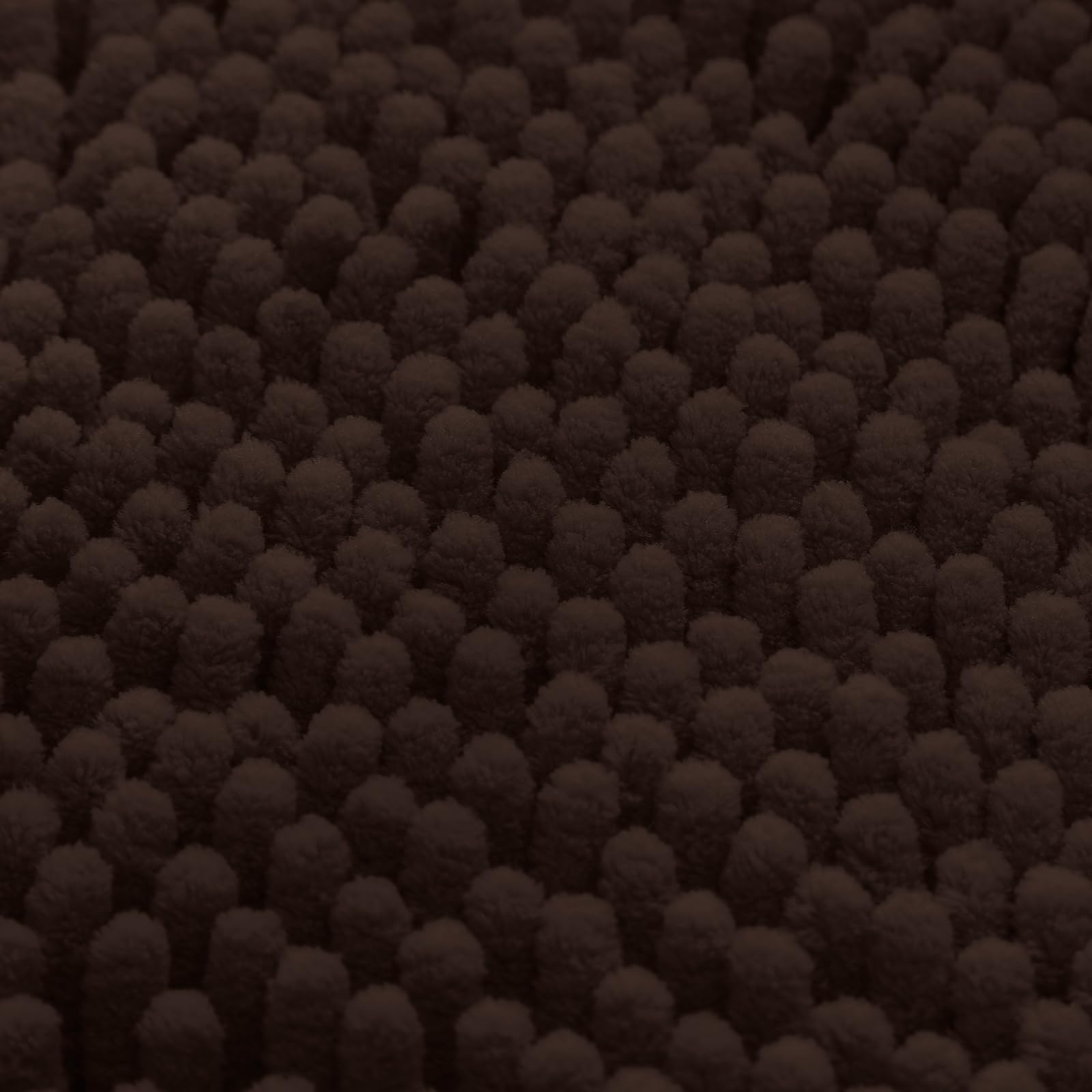HOMEIDEAS machine-washable rug set is easy to refresh and maintain.