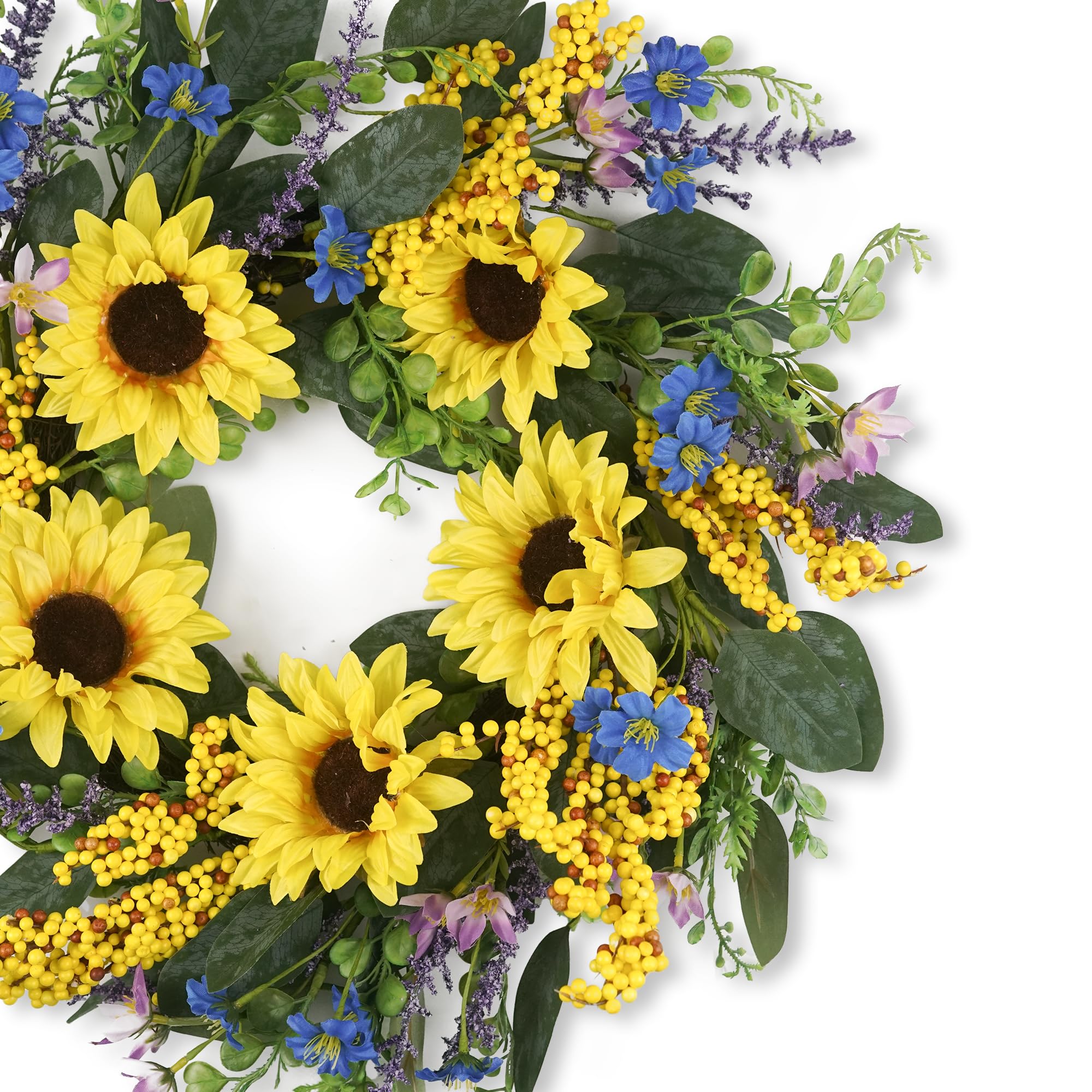 Detail of berry-dots on HomeKaren wreath increasing fullness