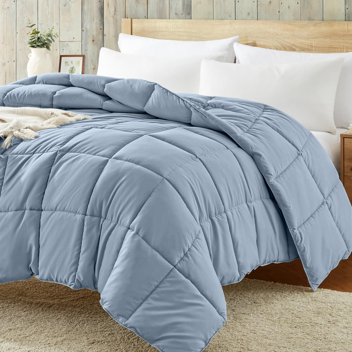 Homelike Moment blue queen duvet insert with corner tabs for secure duvet attachment.