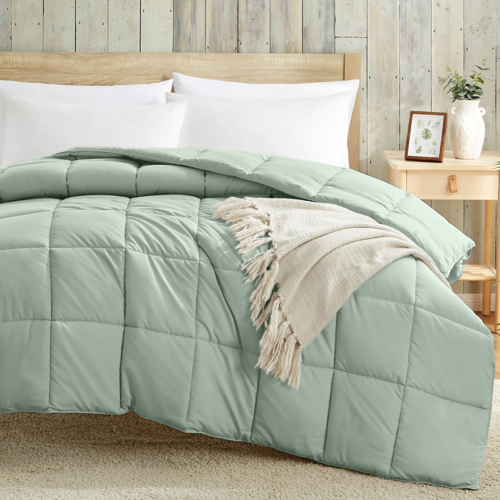 Homelike Moment machine-washable comforter is easy to care for