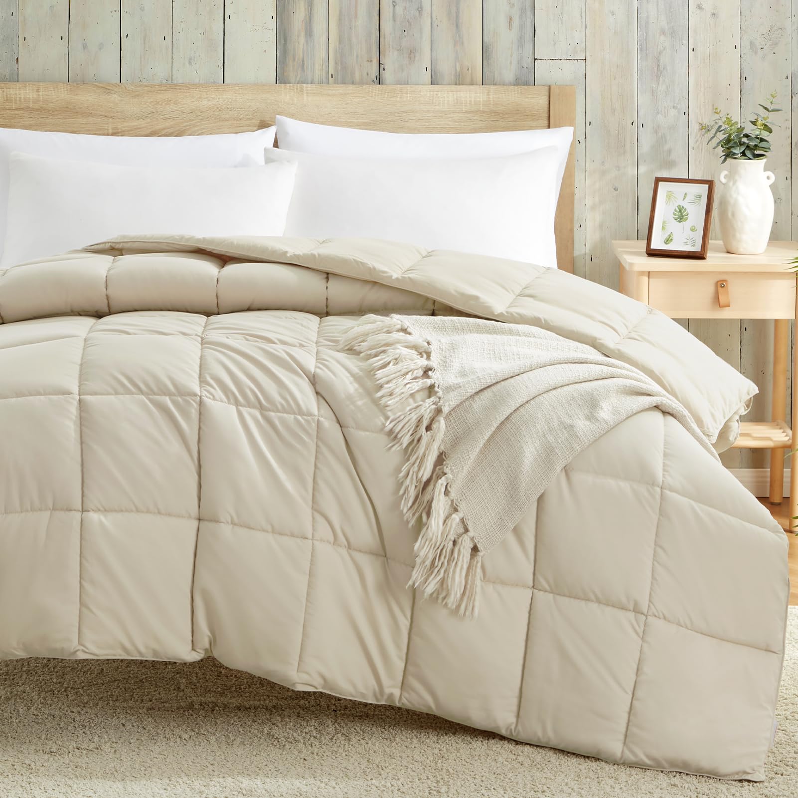 Homelike Moment easy-care quilted comforter is machine washable and quick to dry.