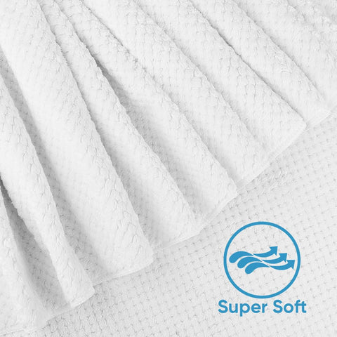 HOMEXCEL microfiber towels deliver quick-absorbency and plush softness after showers.