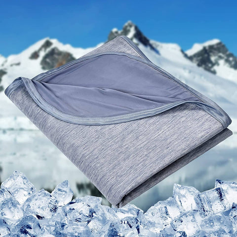HOMFINE cooling blanket front view shows breathable fabric for hot sleepers.