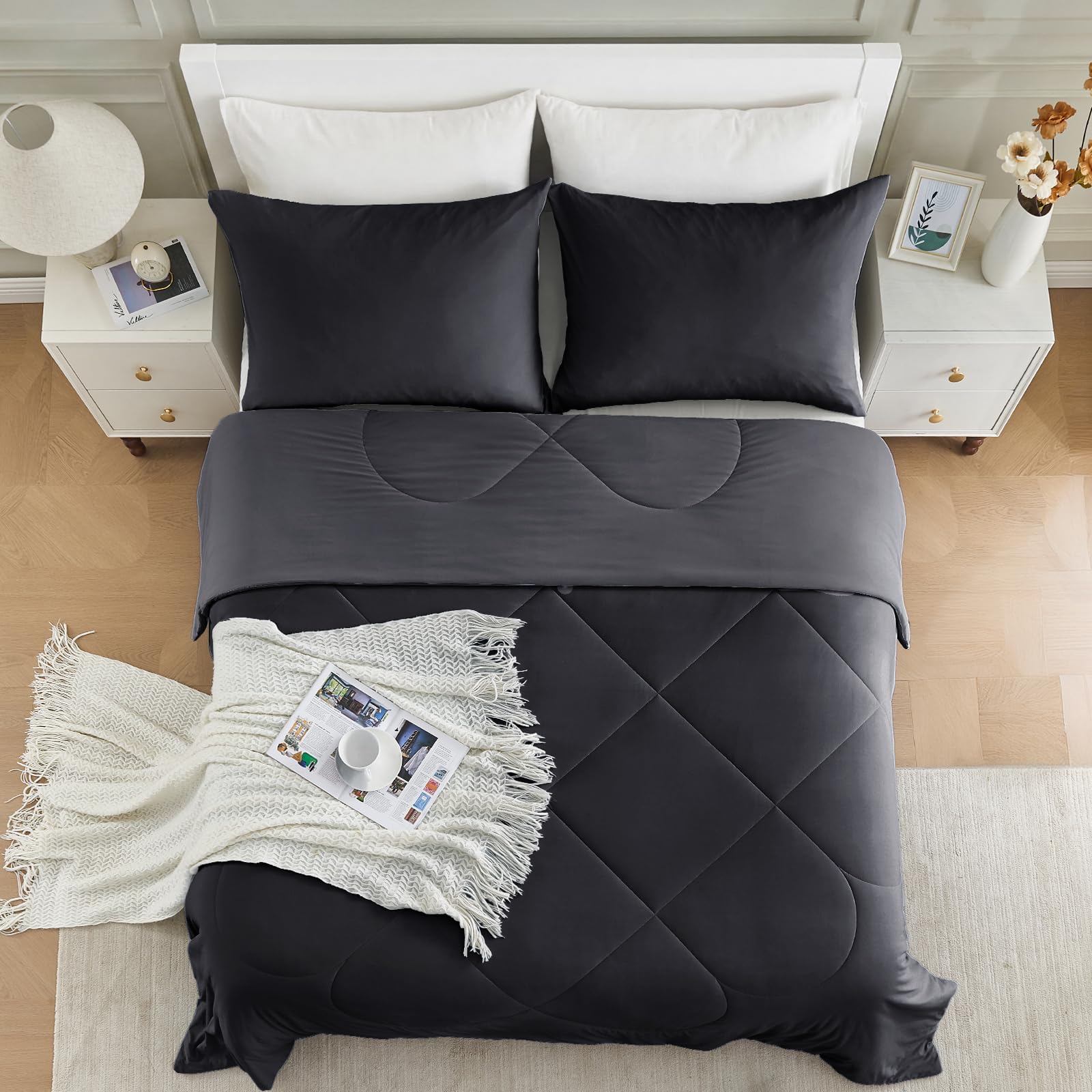 HOMFINE easy-care blanket, machine washable for simple maintenance.