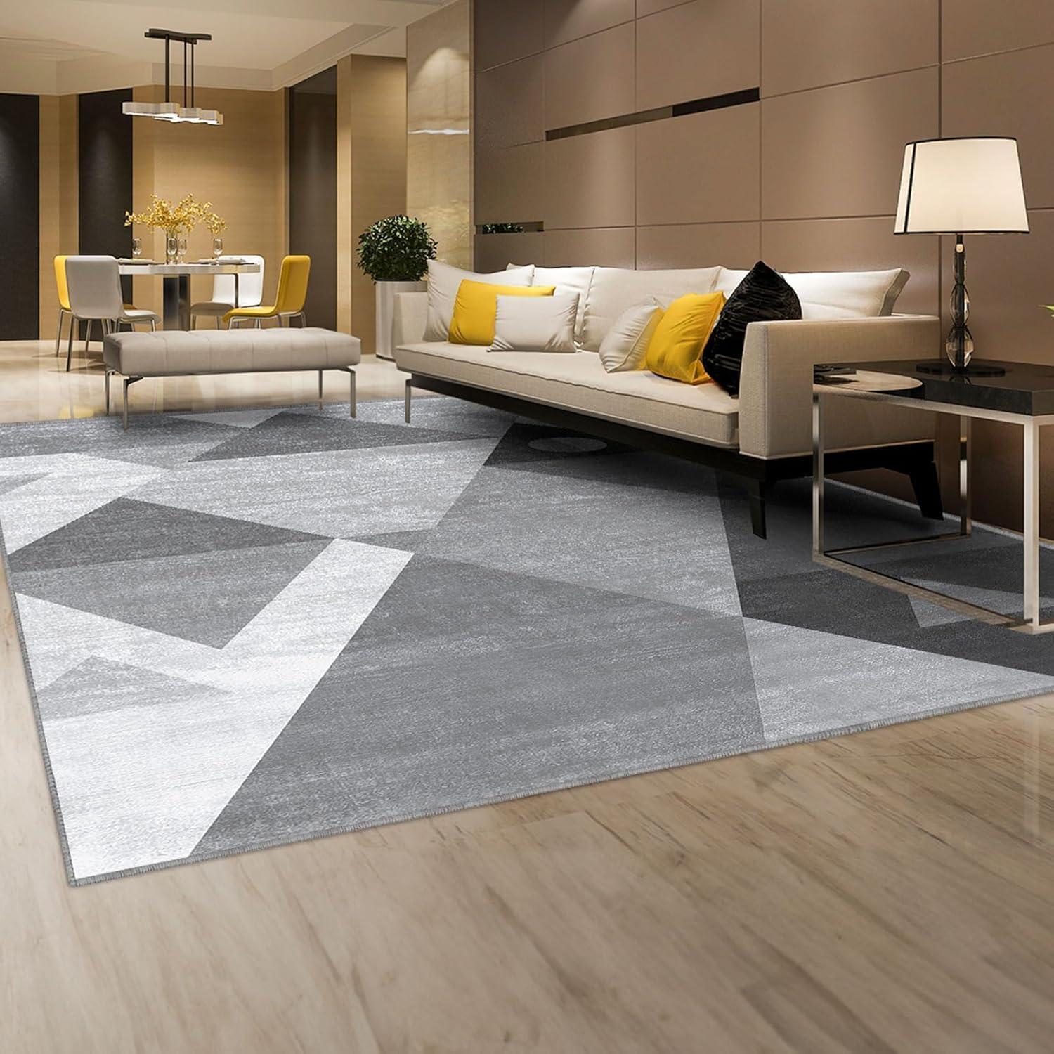 HOMFINE non-slip TPE base helps keep rug in place.