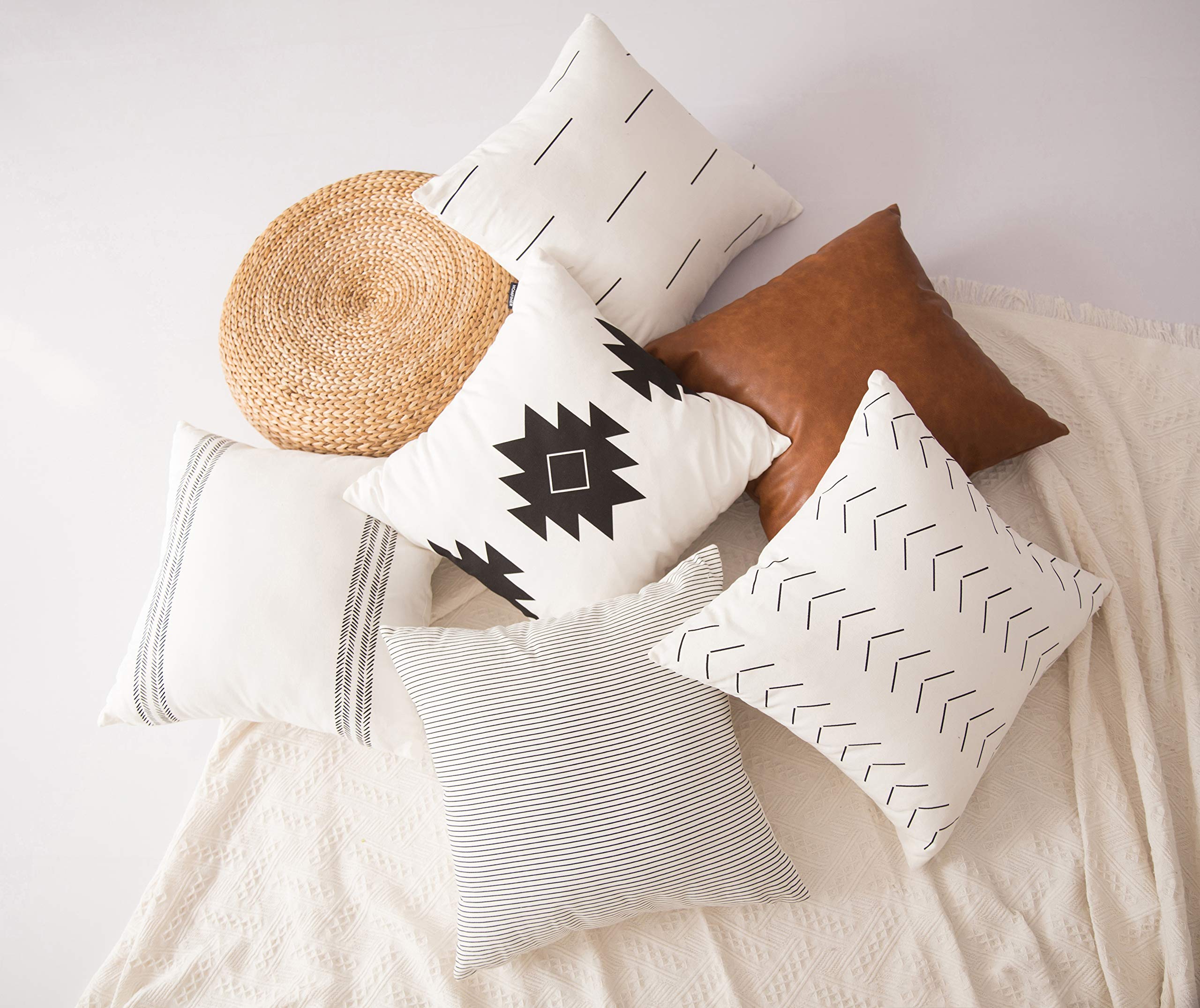 HOMFINER decorative pillow cover enriches living room and bedroom decor.