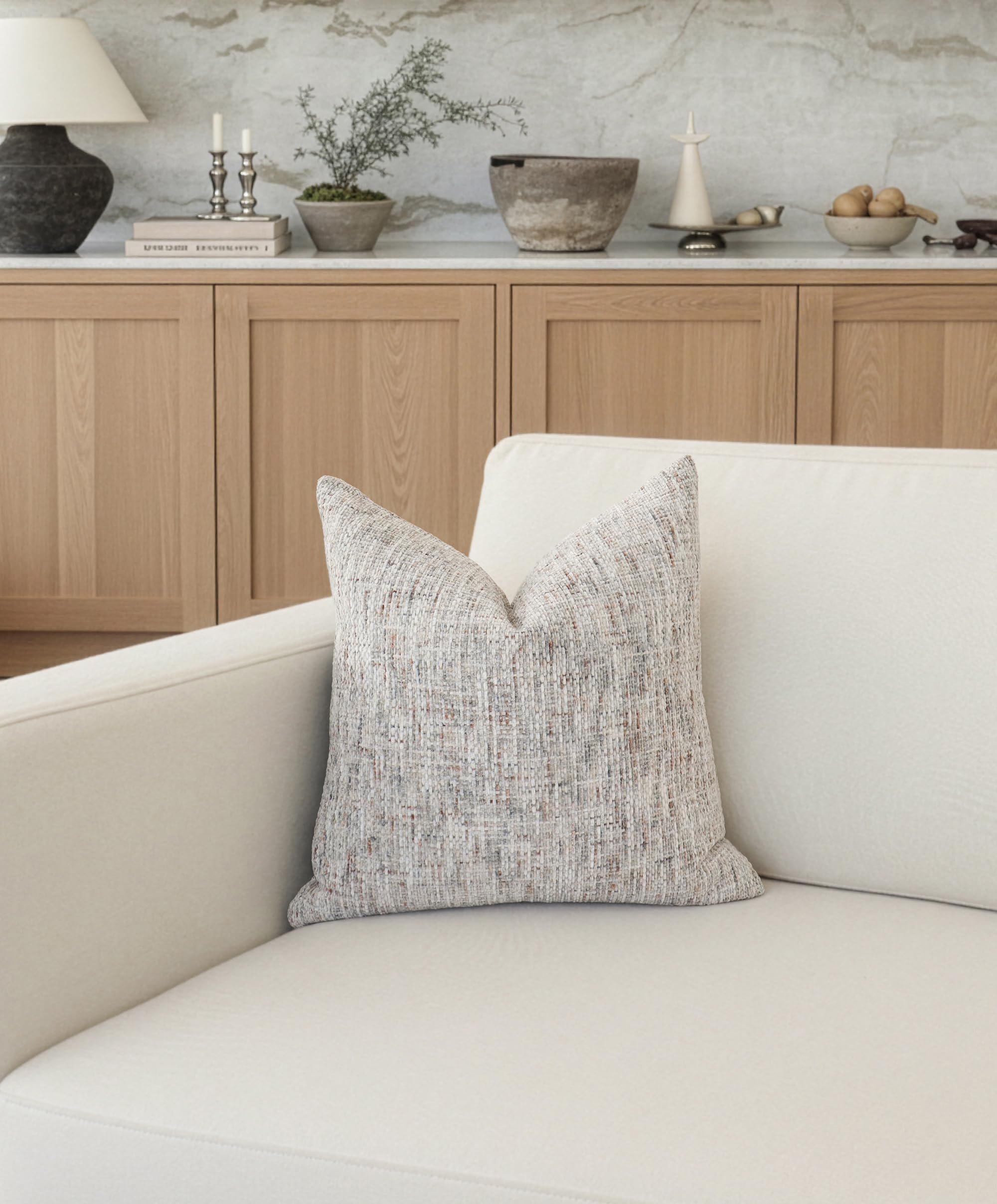 HOMFINER invisible-zip bottom detail delivers clean, seamless look on a couch.
