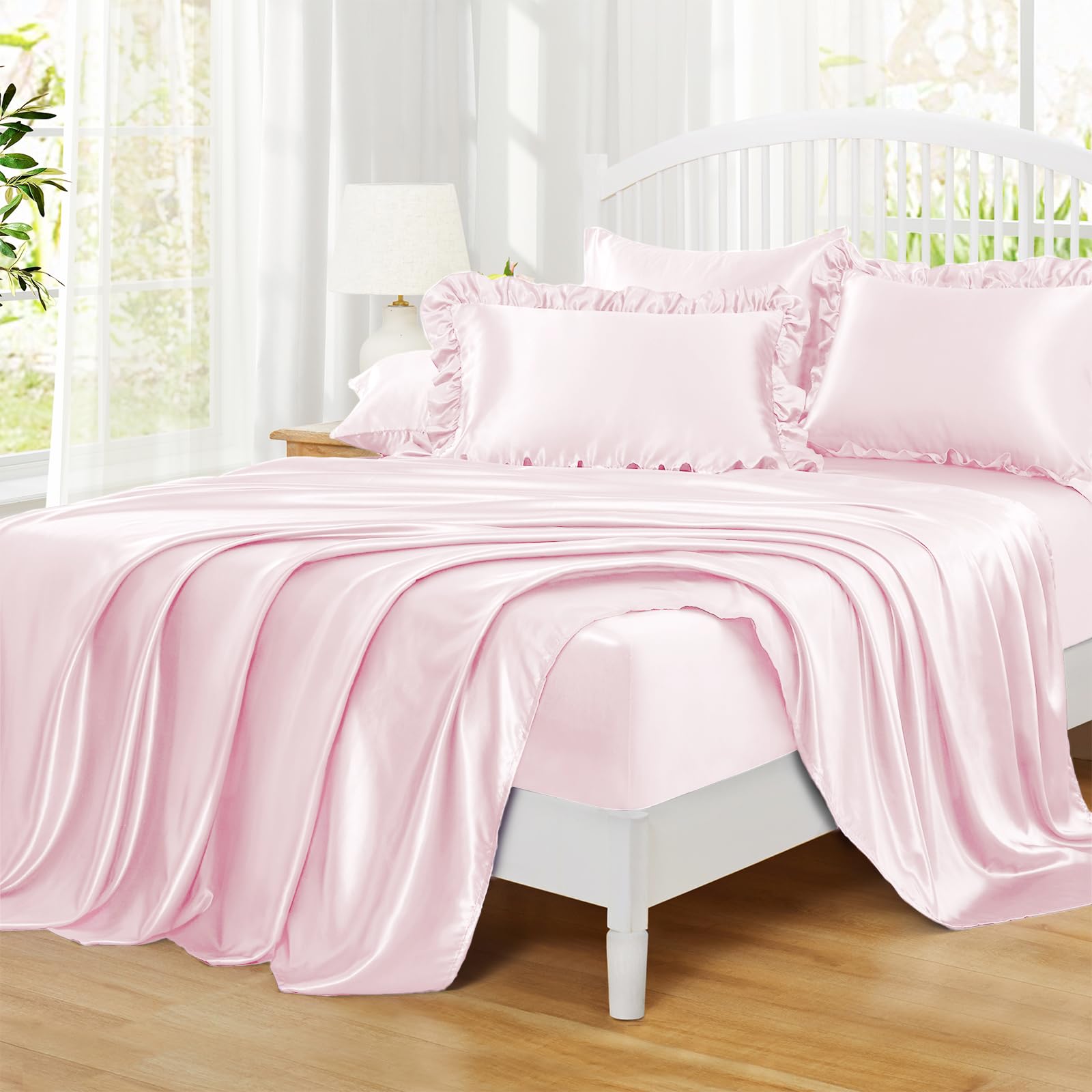 Envelope pillowcases from Homiest with ruffled edges for neat corners