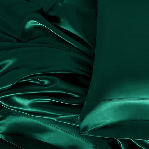 Homiest satin set resists wrinkles for easy bed making