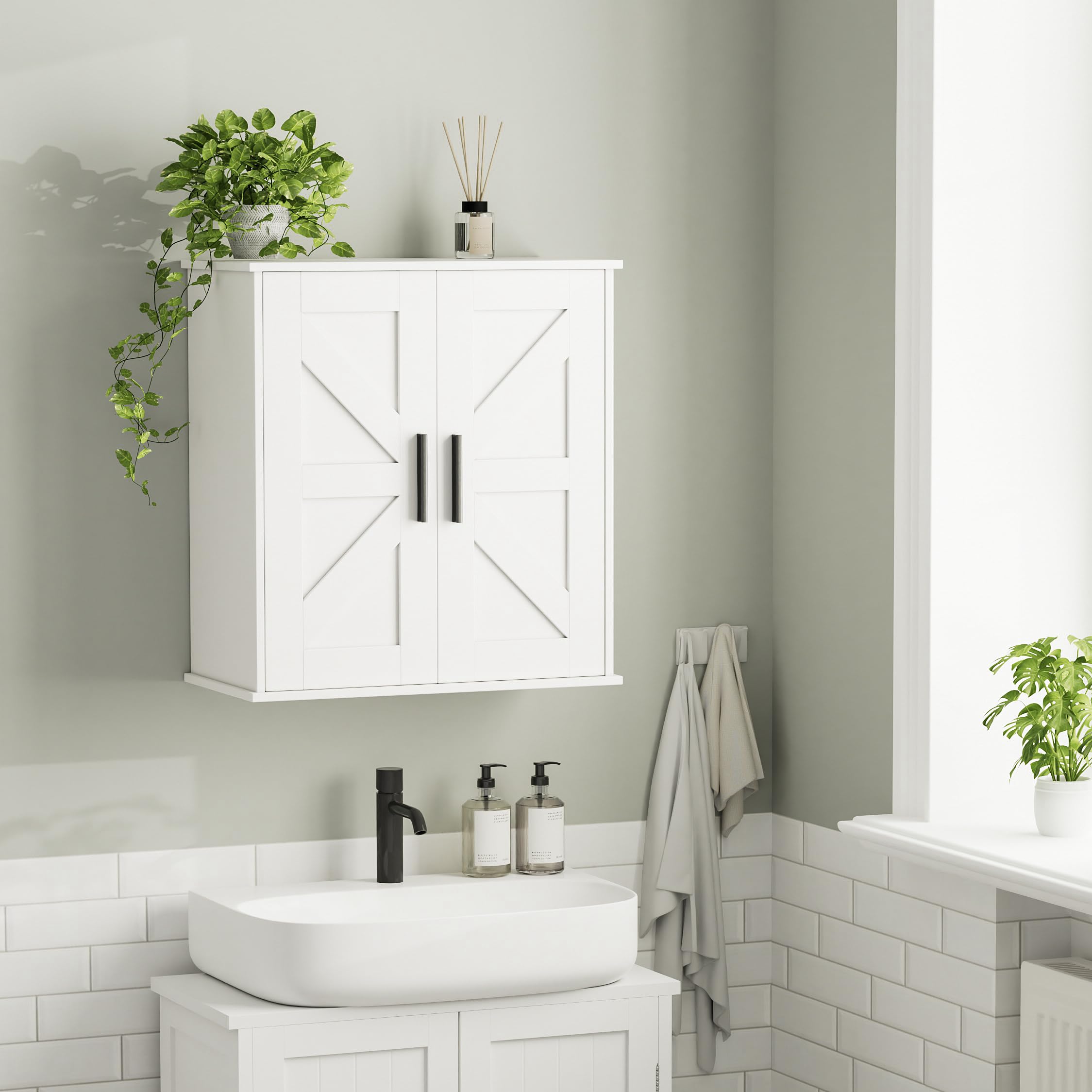 Homleke metal handles provide sturdy grip and subtle shine.