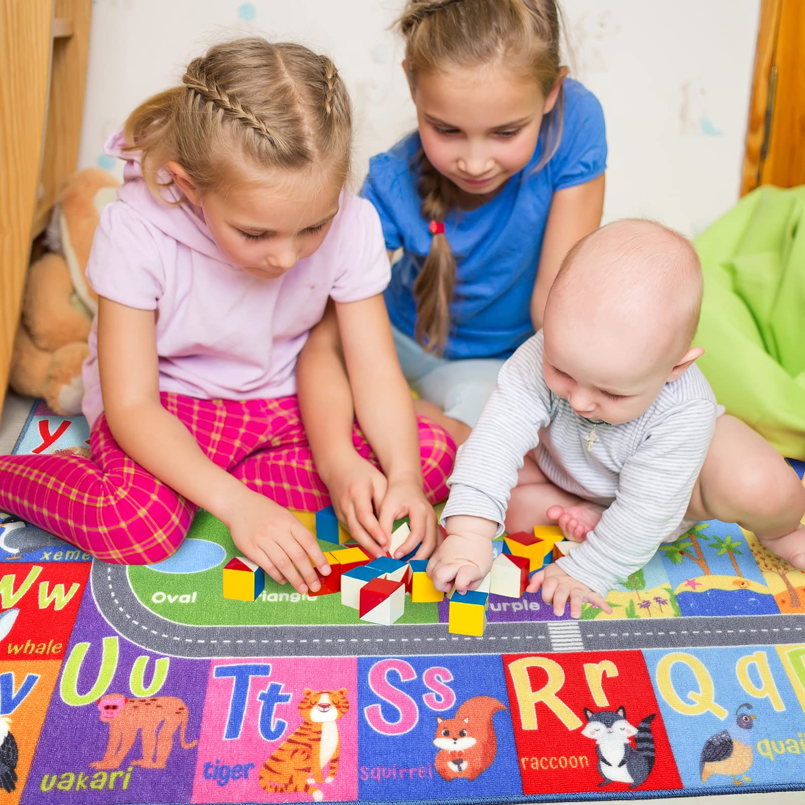 HOMORE rug featuring numbers to support counting practice in playrooms and classrooms.