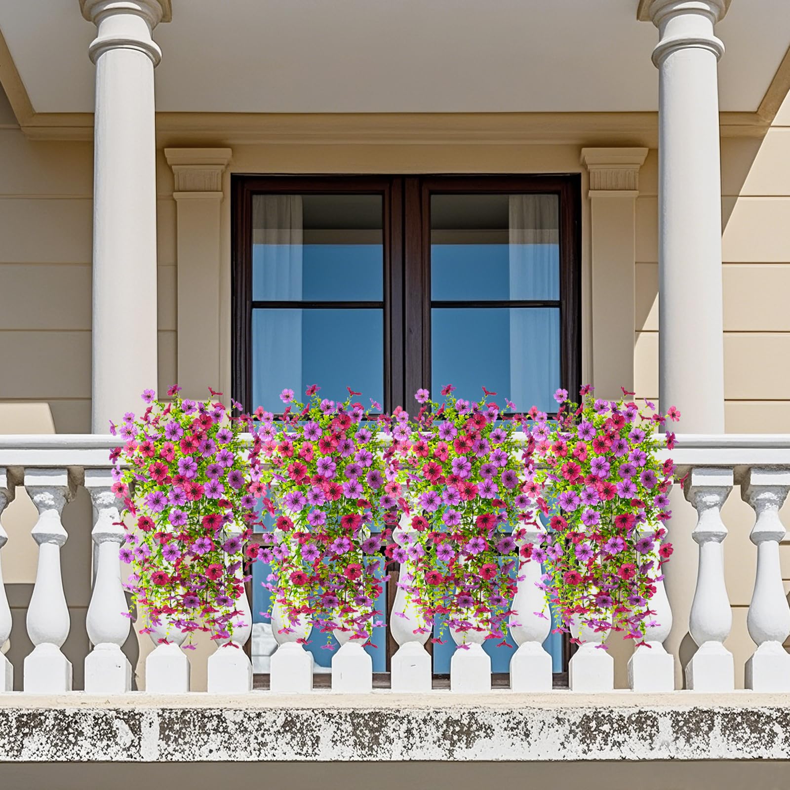 Homsunny easy-bend stems let you shape hanging arrangements quickly.