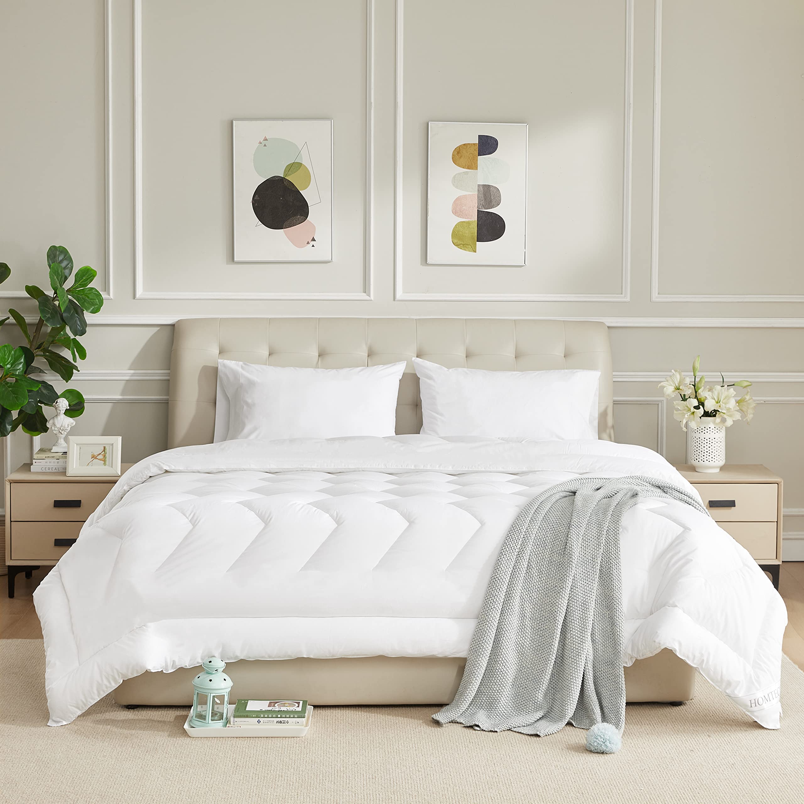 HOMTEC duvet insert cotton shell close-up shows breathable, hypoallergenic fabric.