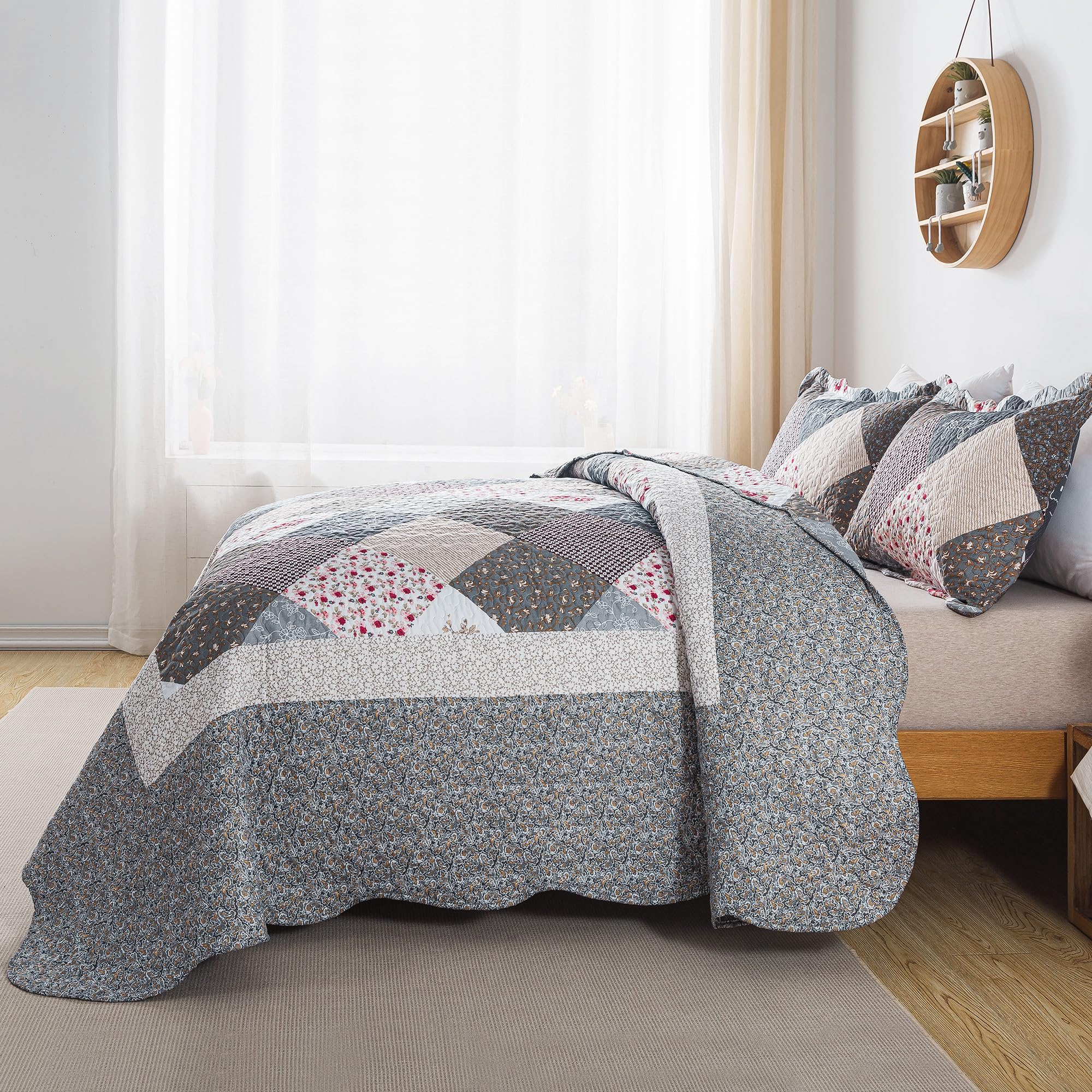 HoneiLife detailed quilting shows double stitching keeping filling evenly distributed.