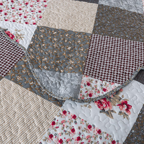 HoneiLife durable fabric makes the coverlet easy to reuse and maintain.
