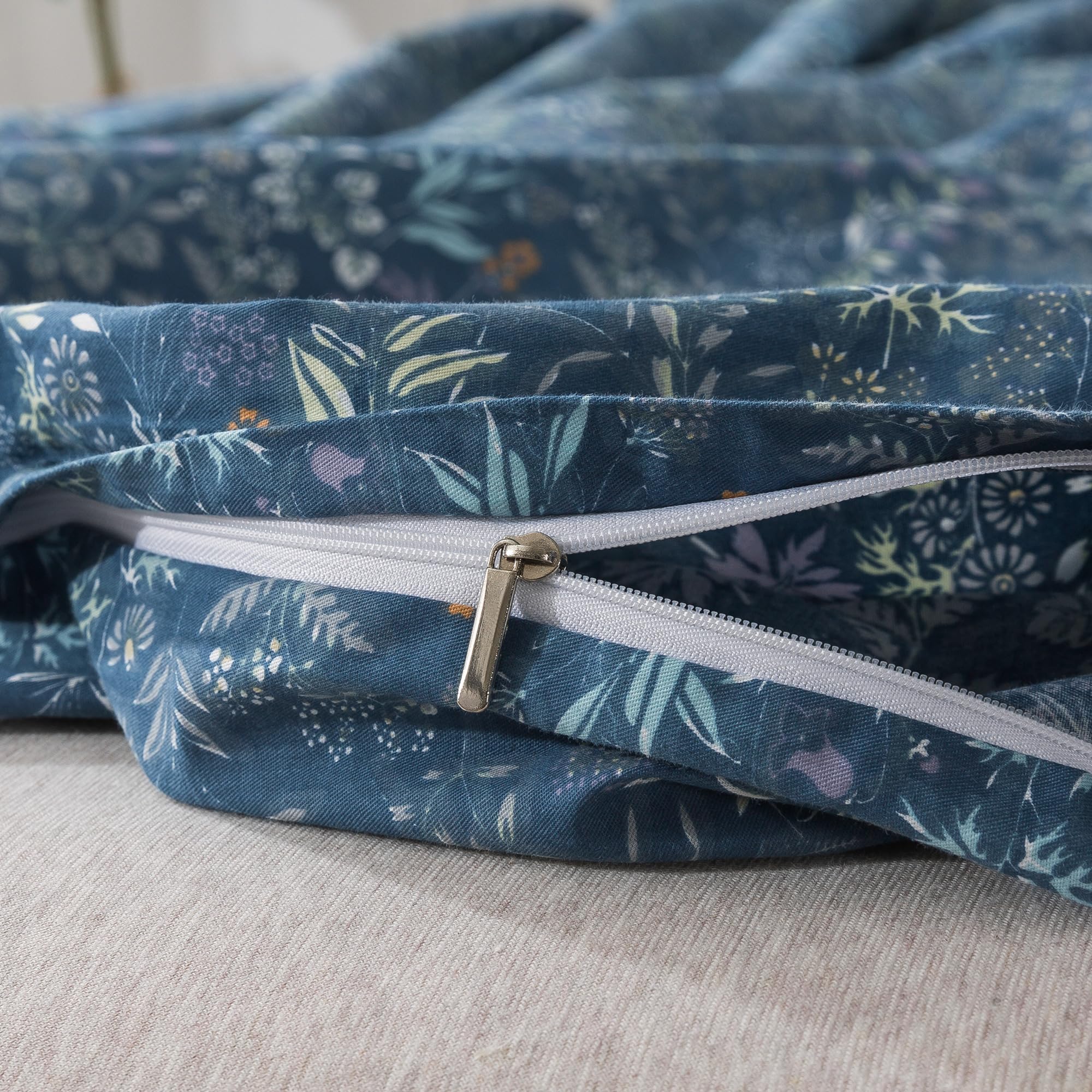 King size packaging shows duvet cover and two pillowcases with listed dimensions.