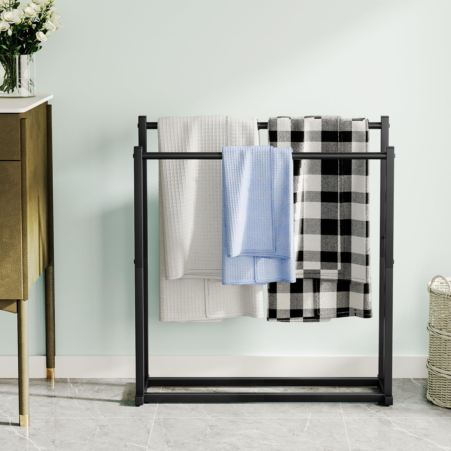 Honiter easy-assembly free-standing rack with clear instructions.