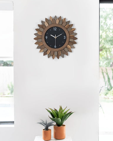 Honiway gift-ready decor clock for housewarmings and birthdays.