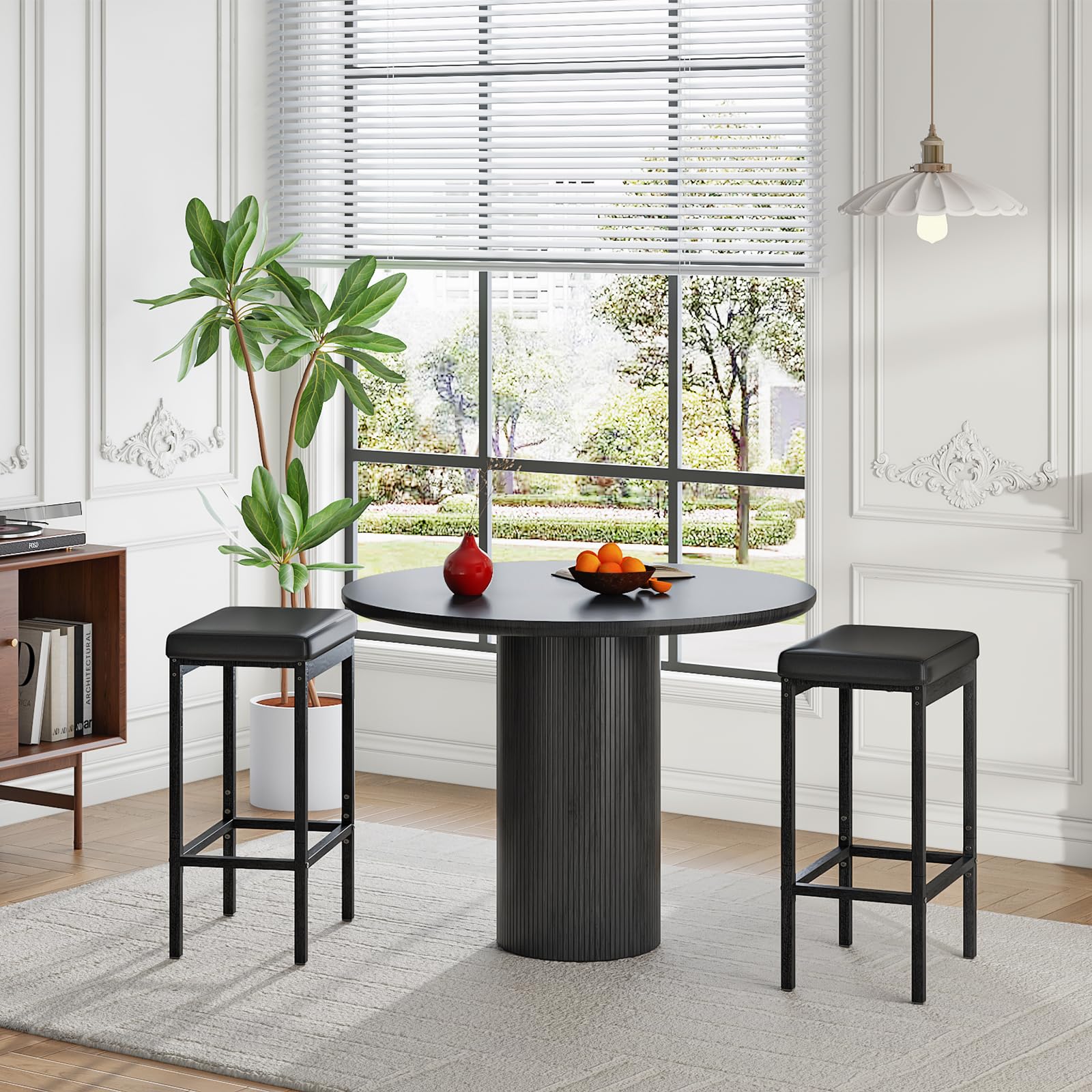 HOOBRO bar stools feature right-height footrest for relaxed posture at counters.