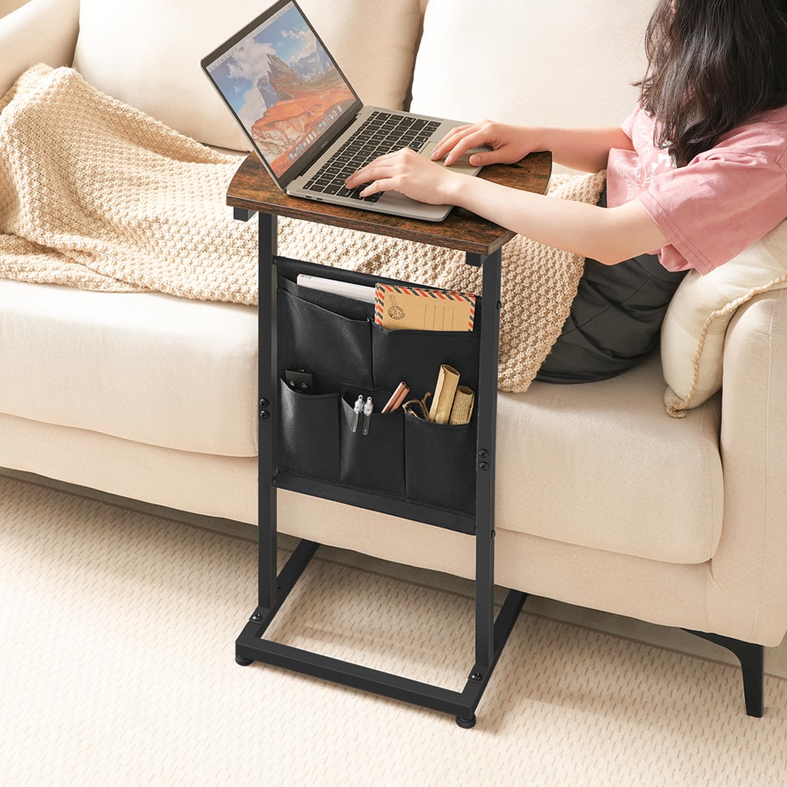 HOOBRO table uses metal and engineered wood for lasting durability