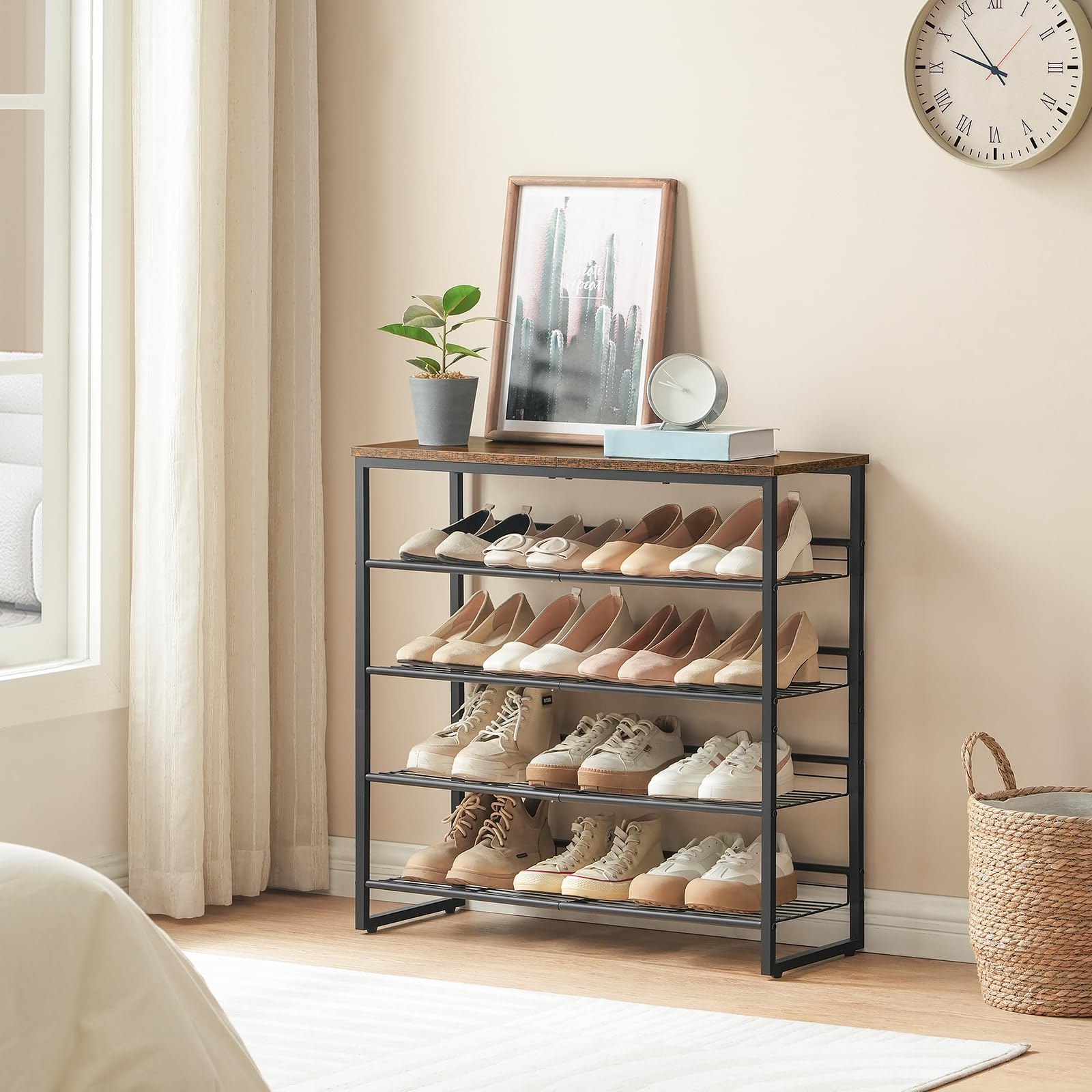 HOOBRO rustic brown and black finish adds warmth and style.