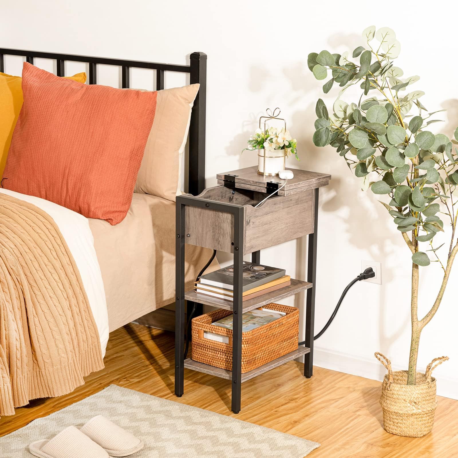 HOOBRO charging station on side table keeps devices powered neatly