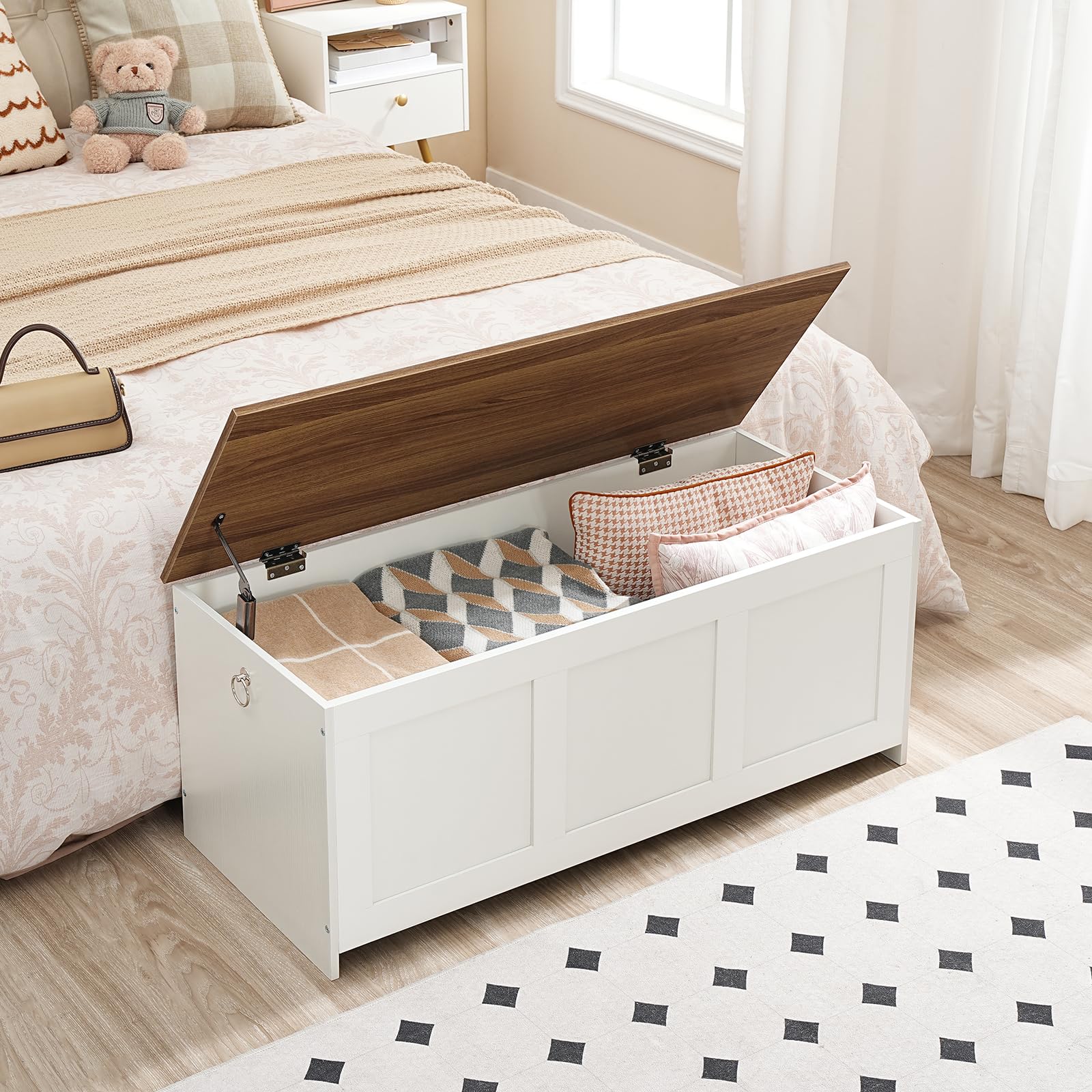 HOOBRO storage bench side rings enable easy relocation