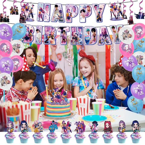 HoomdaBox Kpop tablecloth ties the setup into a cohesive look