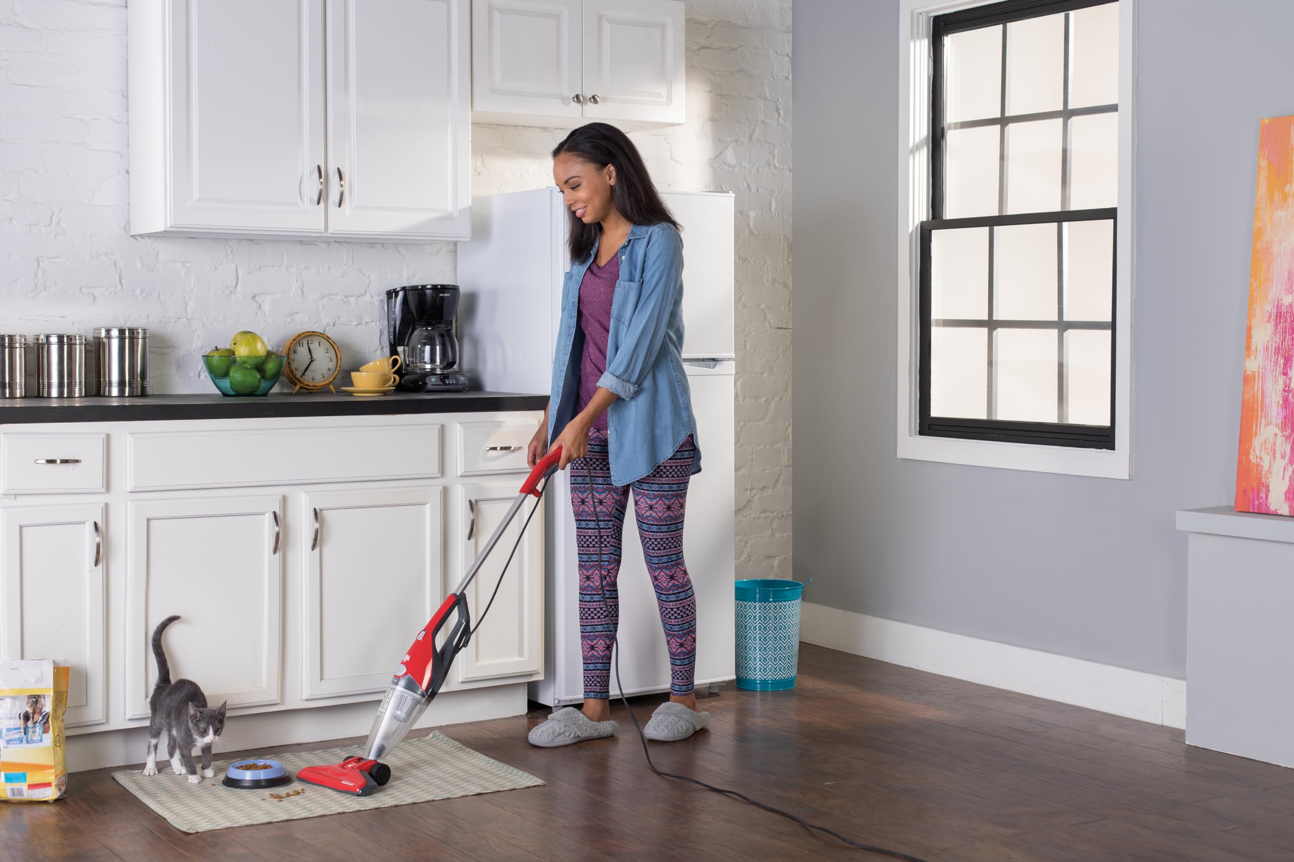 Hoover Dirt Devil Simpli Stik Plus rinsable-filter enables quick maintenance.