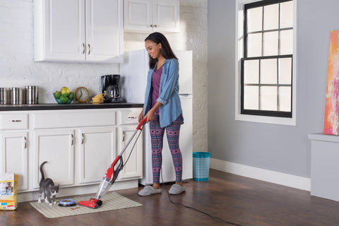 Hoover Dirt Devil Simpli Stik Plus rinsable-filter enables quick maintenance.