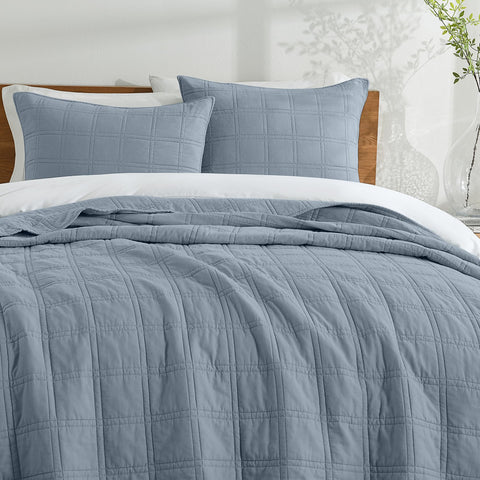 HORIMOTE HOME 100% cotton fabric offers breathable comfort for all-season use.